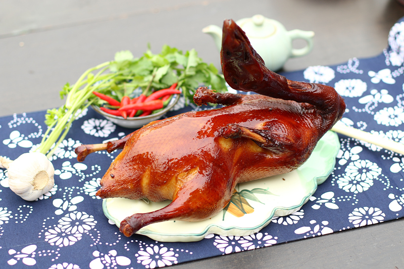 卤脖凉三特色菜品-香酥卤鸭